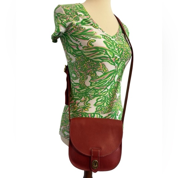 Fossil Austin Leather Salmon Flap Front Twist Turnlock Cossbody with Red Wallet - Picture 3 of 12